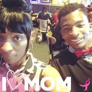 Meet your Posher, Dominique